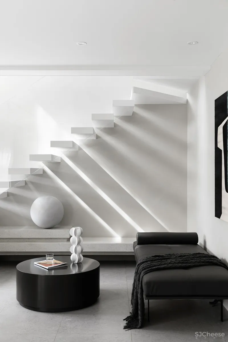 270㎡顶跃私宅,悬浮式楼梯,超有范!