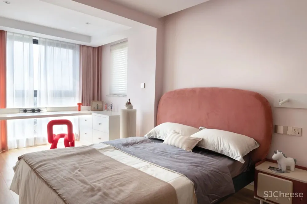 160㎡复式住宅，黑白灰 原木，打造素雅治愈的慢生活空间