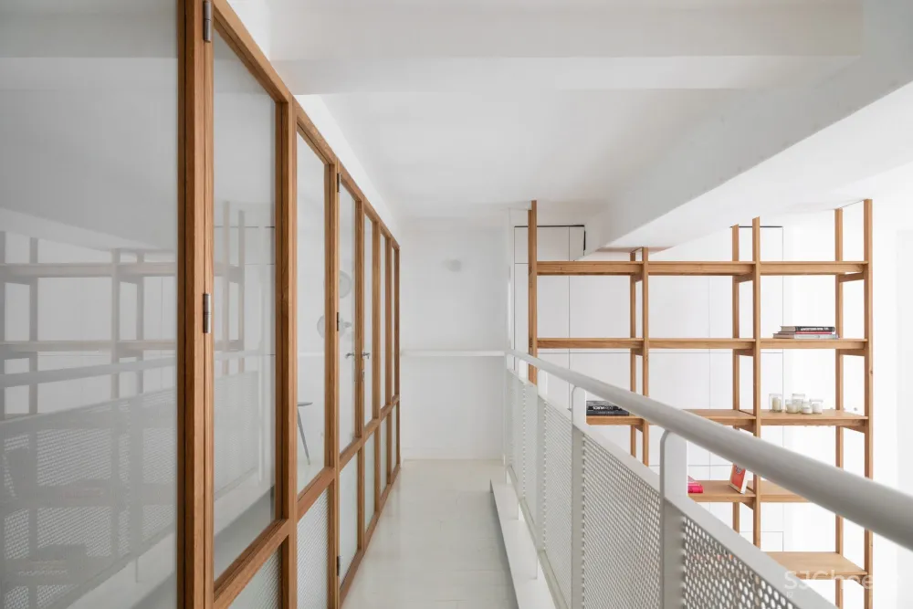 92㎡ 简约 LOFT,玻璃隔断让空间更通透