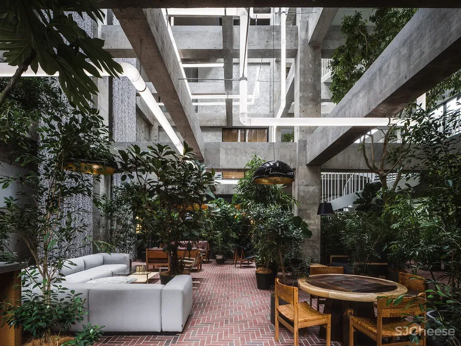 藤本壮介新作建成!300年日本老旅店重建,竟然变成一座山