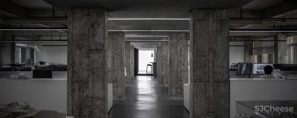 生长的黑盒子 办公空间改造设计