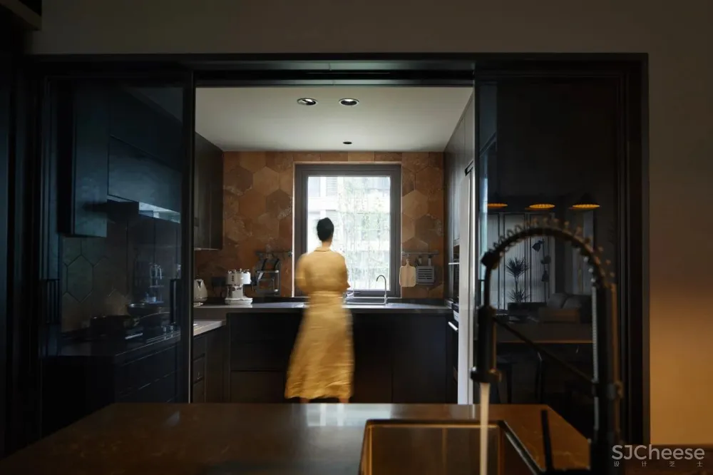 暖调的舒适,回归家的解压与治愈 佐耳设计