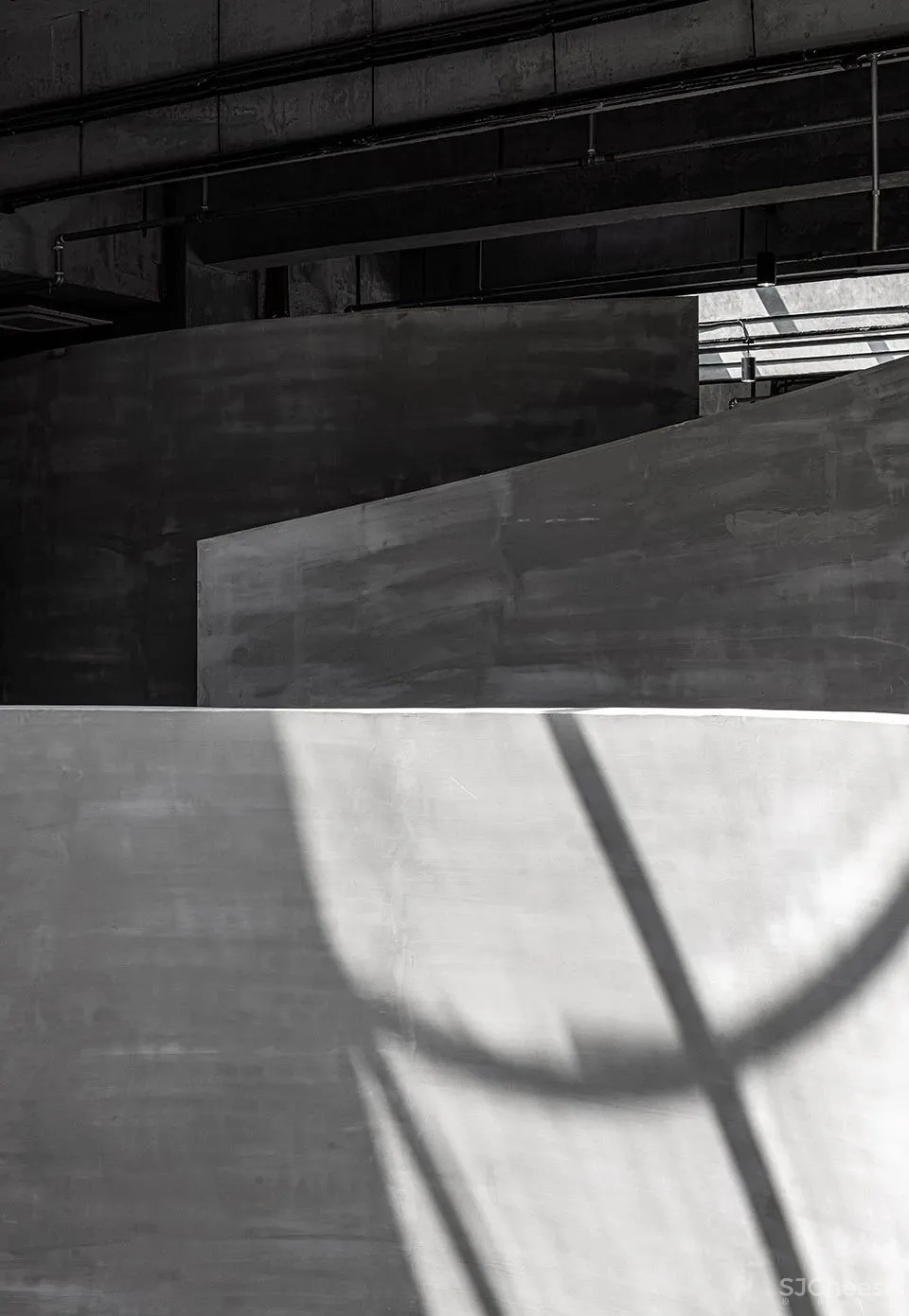 “光影”与“酒香”的交汇 石斛酒博物馆