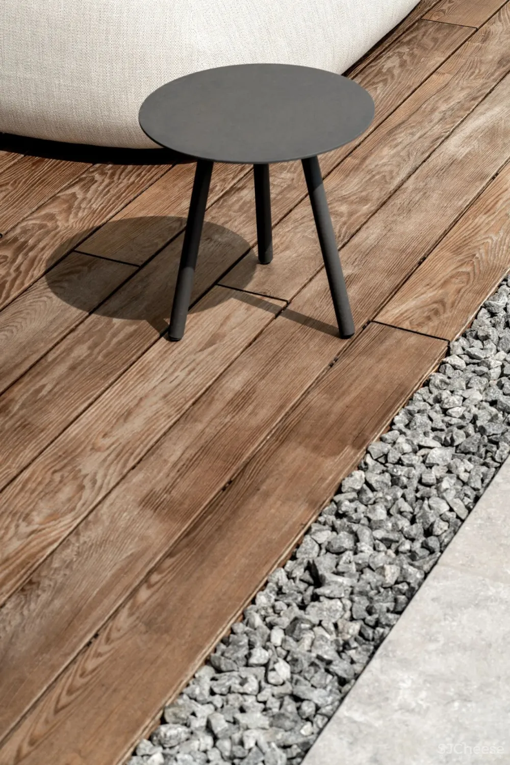 打破常规的房子,屋顶加个仰角引光入室,这样的自建房太有创意了!