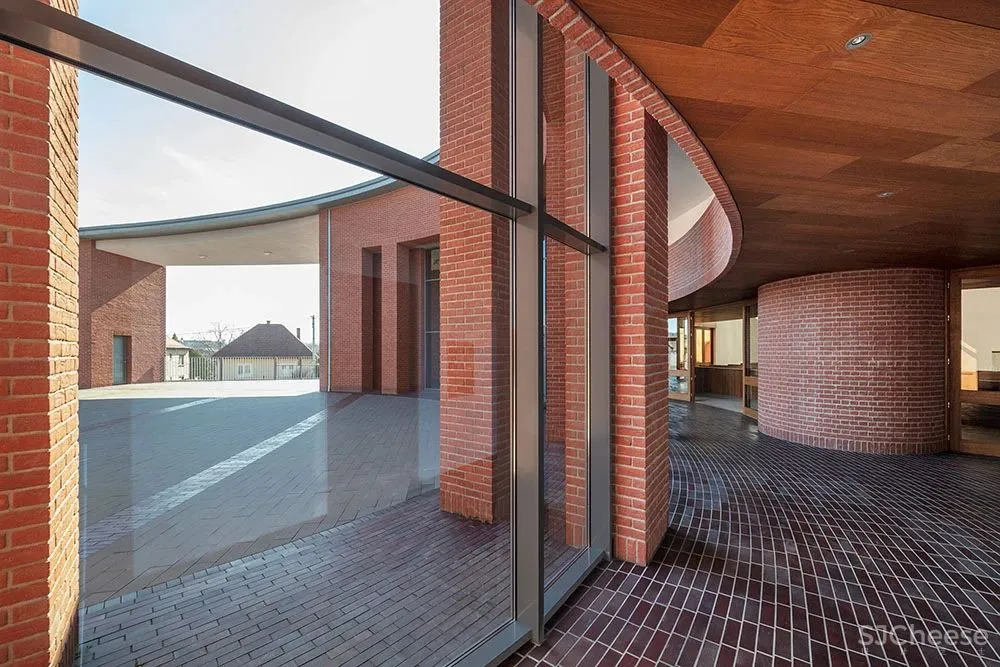 邀你走近神圣——传统教堂的现代回应