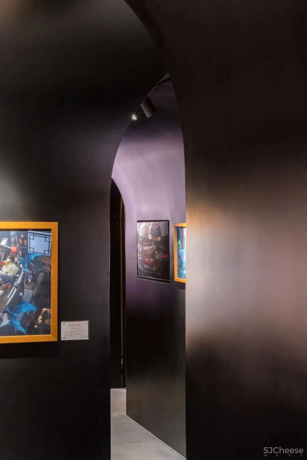 双子座俞挺的两个新作:一座妖的乐园、一个文学爱好者的客厅