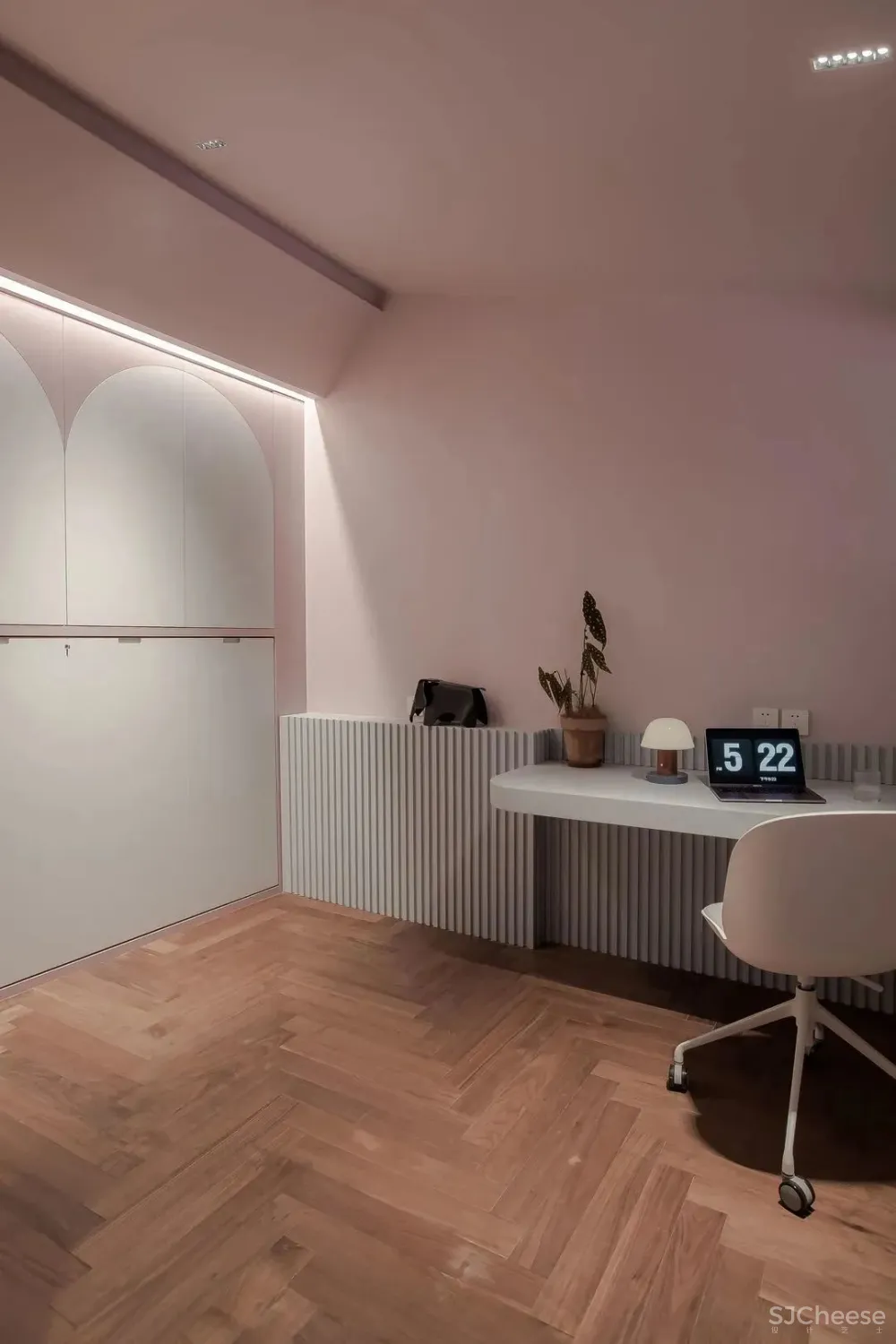 175㎡“职住一体”的家,旋转楼梯融入法式风情,装出大宅气度 吾隅设计