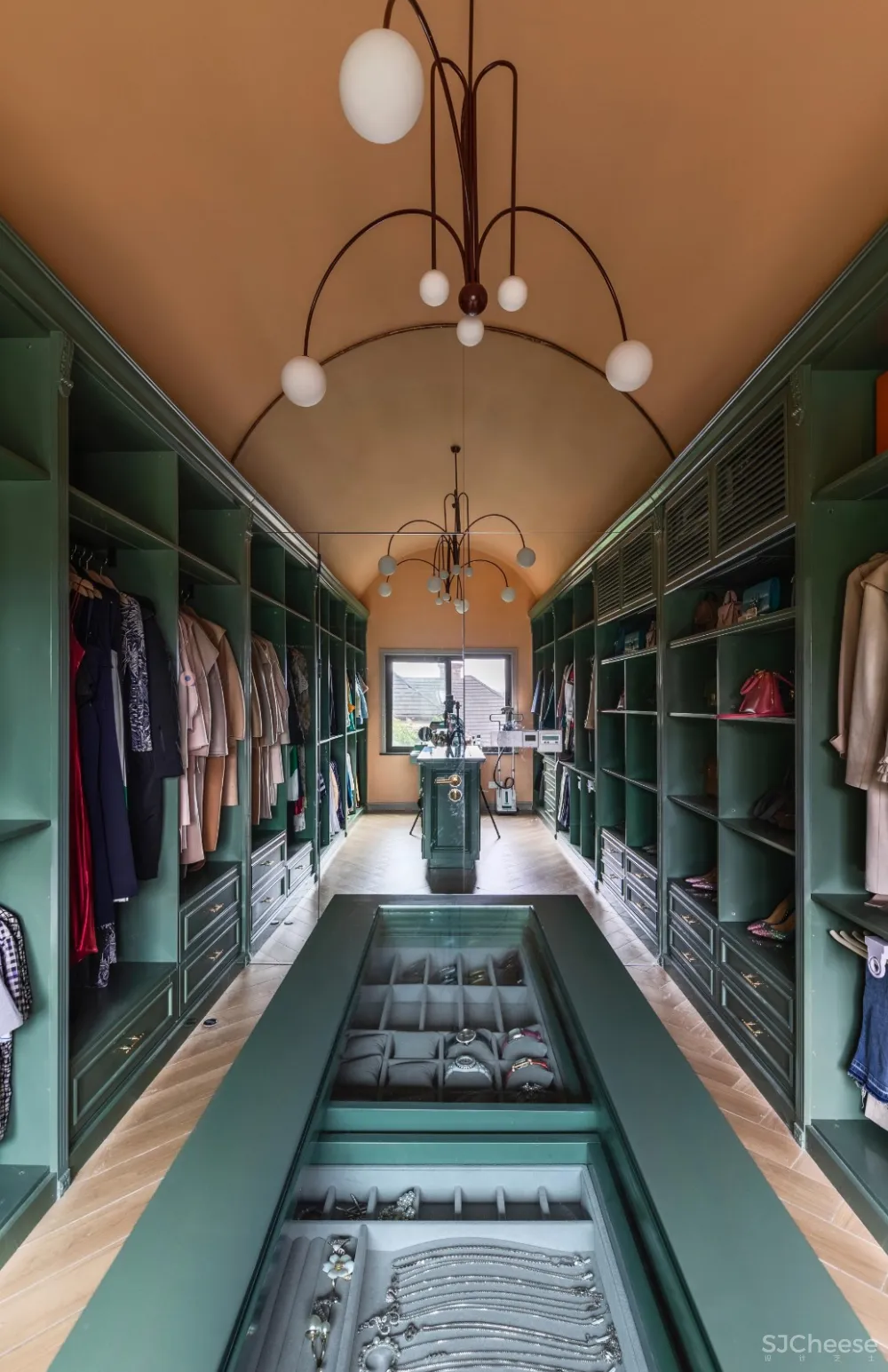 人美家更时髦,这个圣诞,邂逅一场“红配绿”