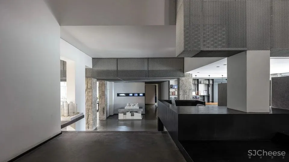 生长的黑盒子 办公空间改造设计