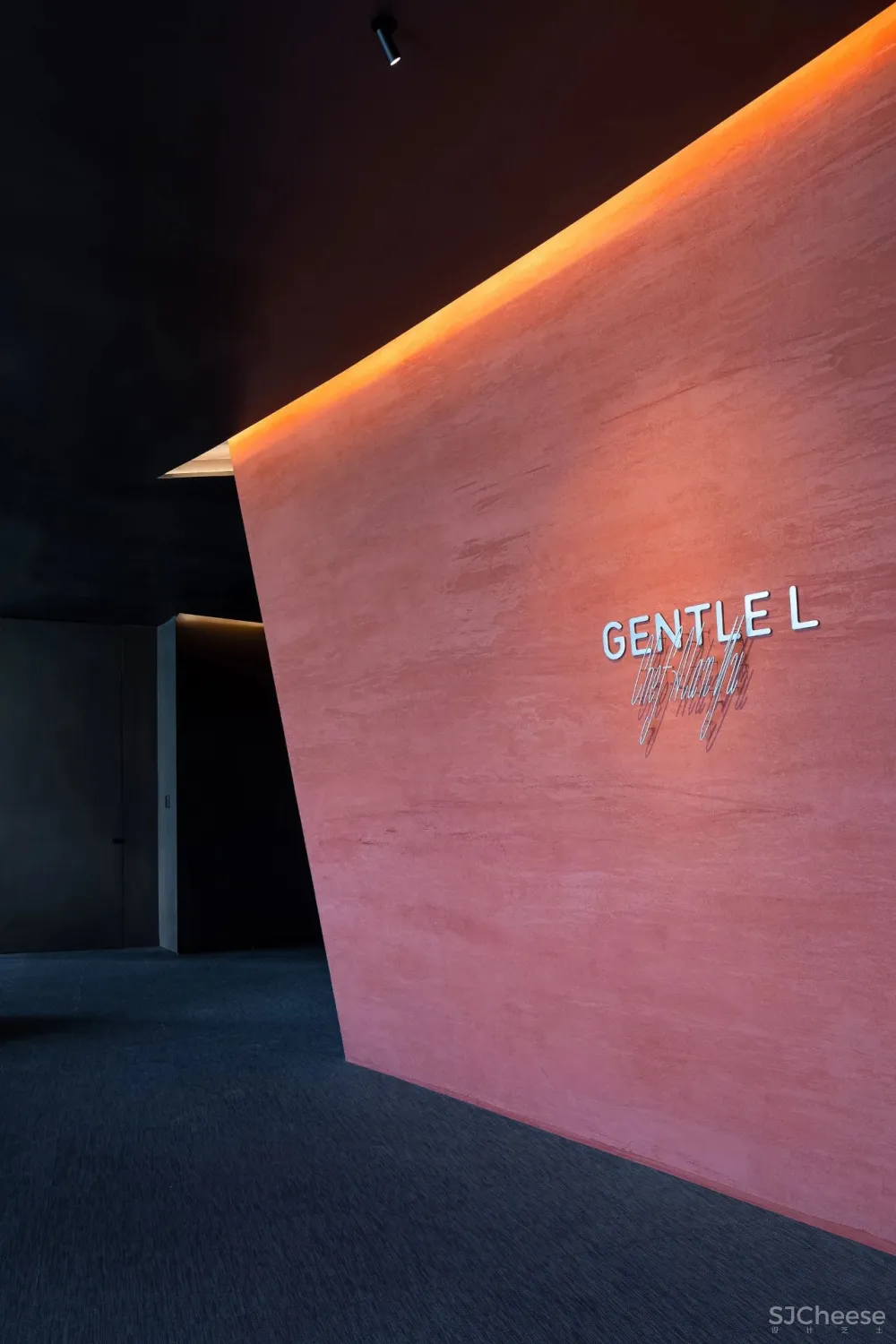 谢培河 隐藏在都市心脏的当代诗意