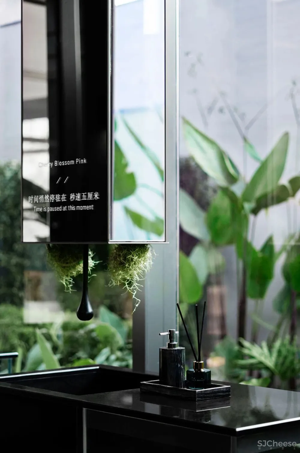 峻佳 杭州万科开了家超仙的雨林餐厅，成新晋网红地 ！