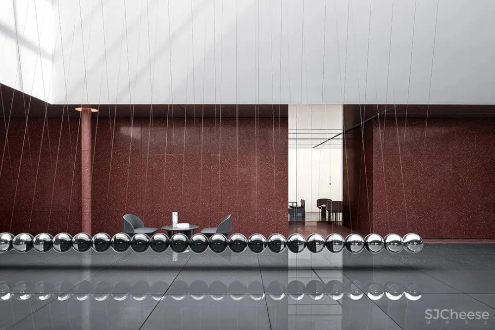 DOMANI 东 仓 牛 顿 与 月 亮