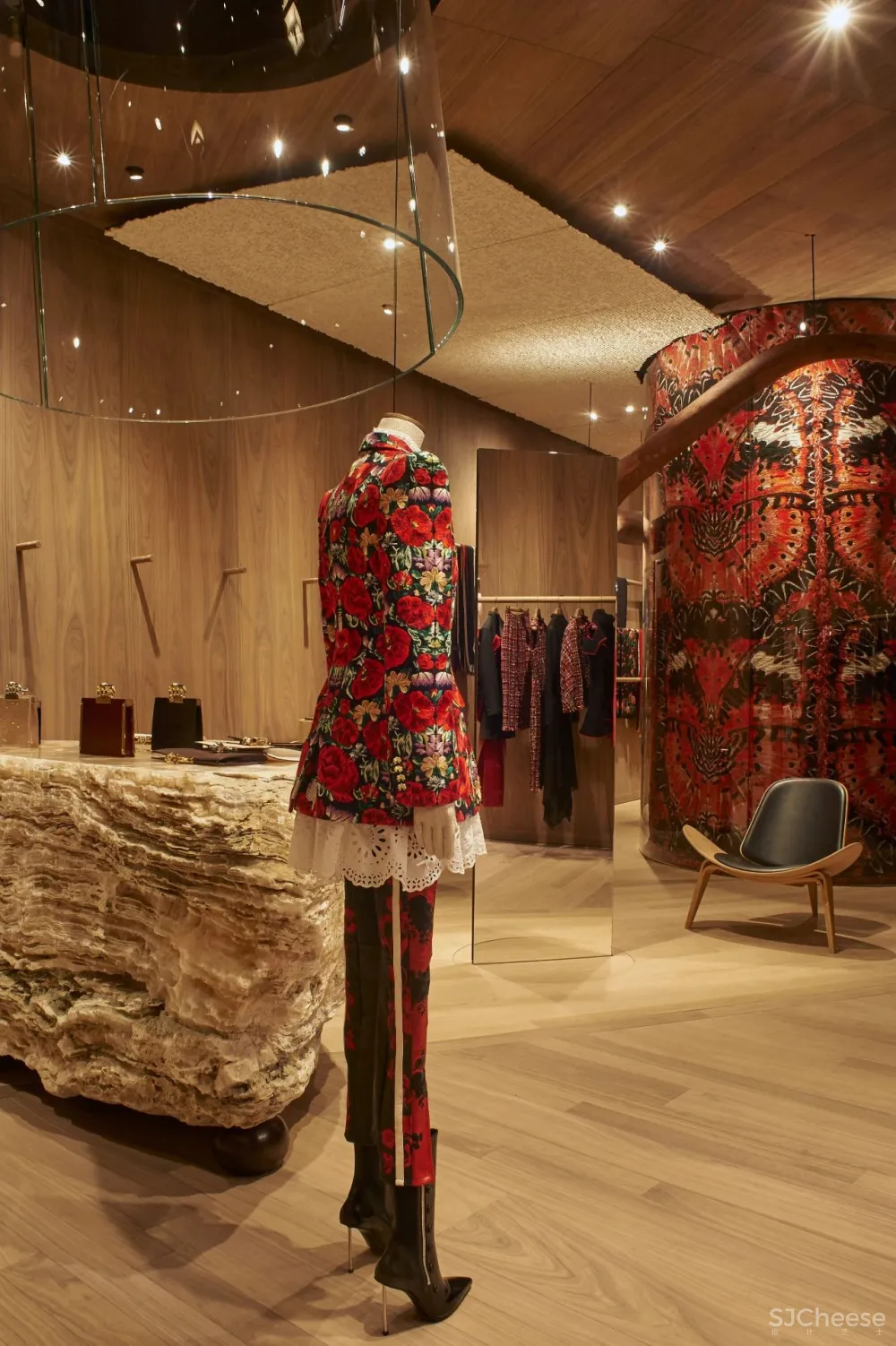 Alexander McQueen 的旗舰店,灵感竟源于一栋乡下房子!