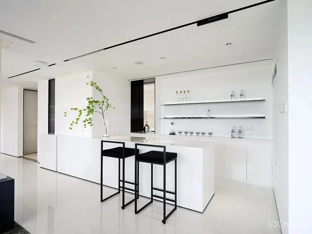 深圳洲际建筑装饰丨极简 黑与白的平衡之道