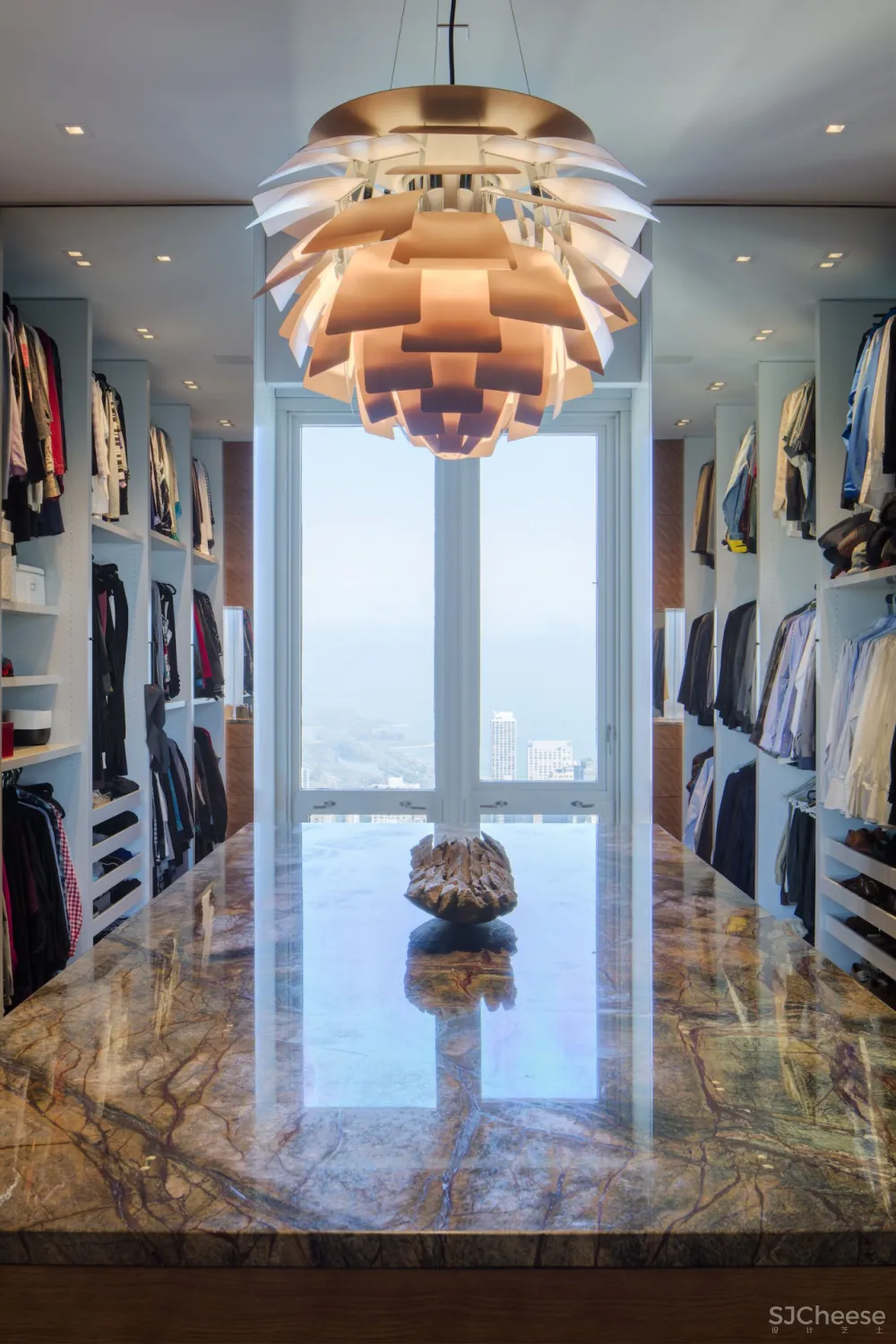 590㎡的顶层公寓,奢华也可以是一种 LOFT 范儿