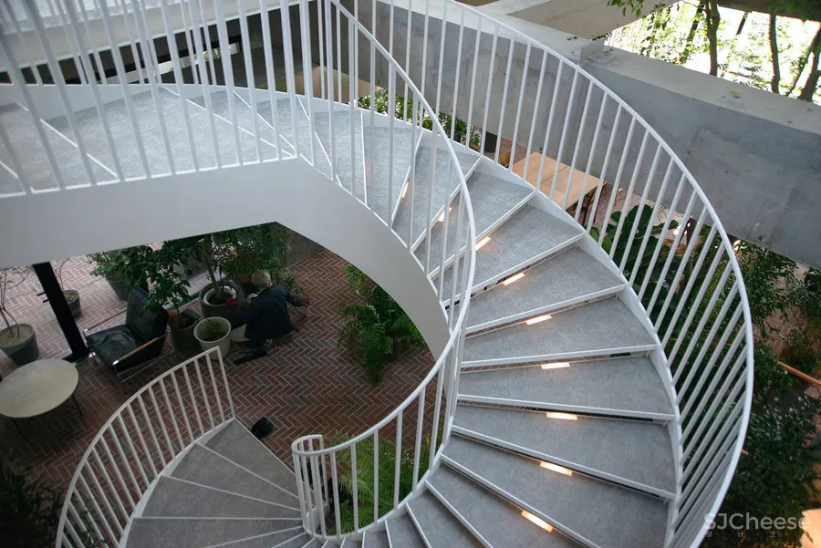 藤本壮介新作建成!300年日本老旅店重建,竟然变成一座山