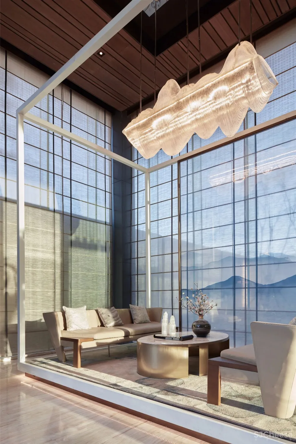 凌子达新作 山水相依,游园惊梦