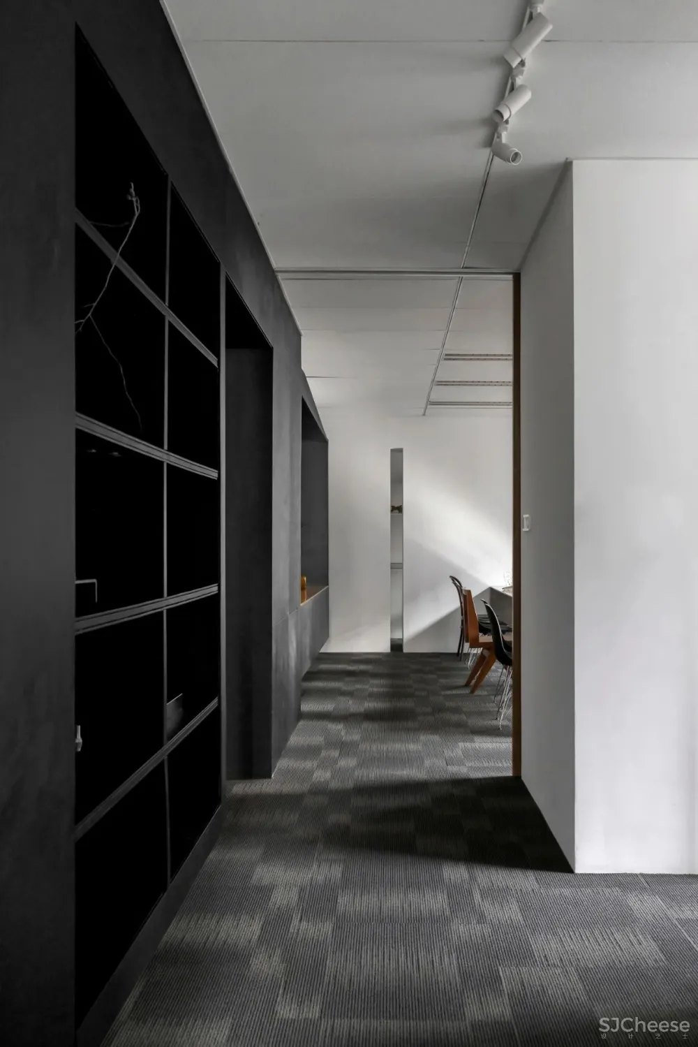 边界空间设计 × 边界办公空间：“无用”的黑亭