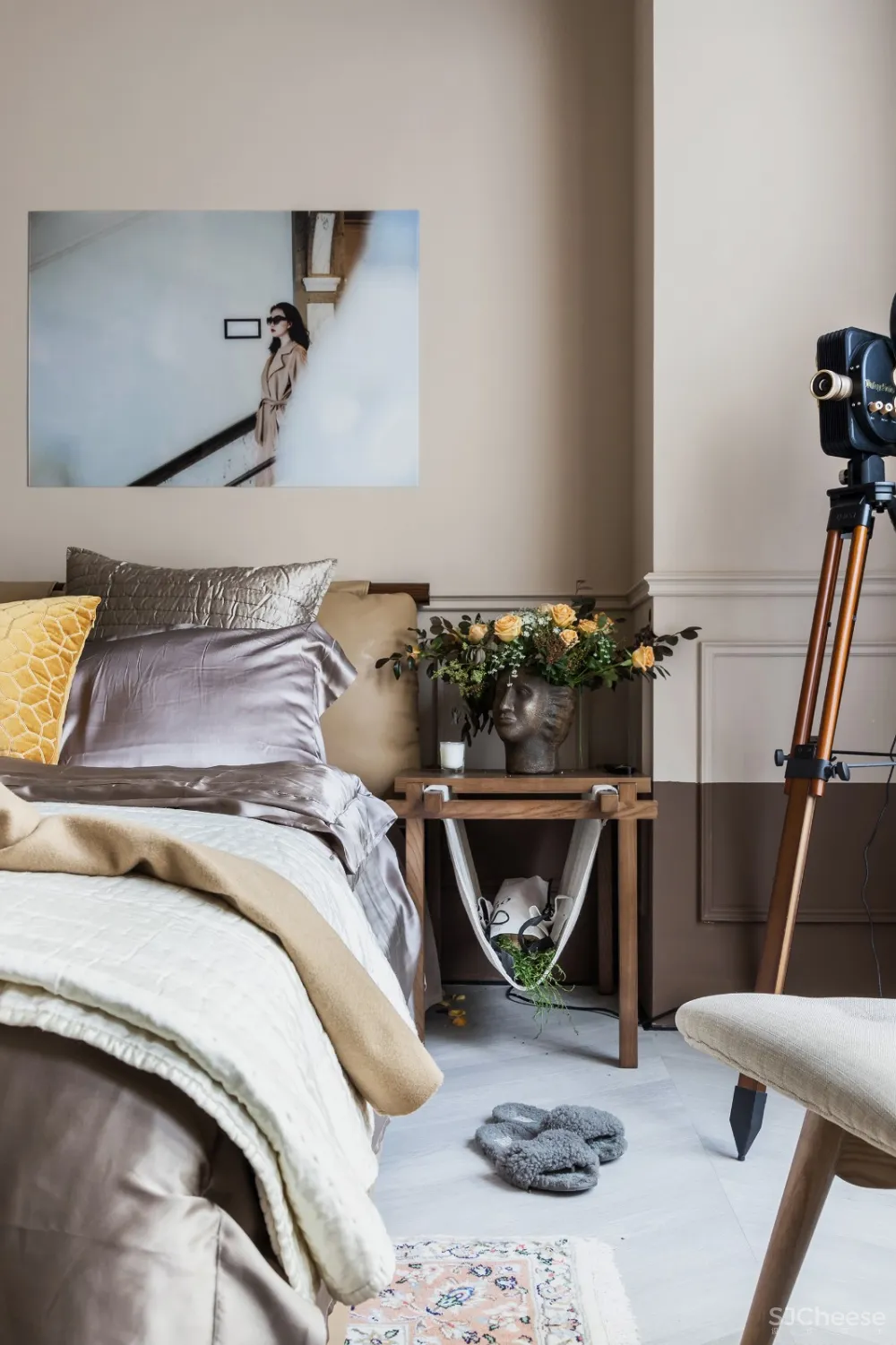 满满艺术复古风,她的家装扮得戏剧感十足!