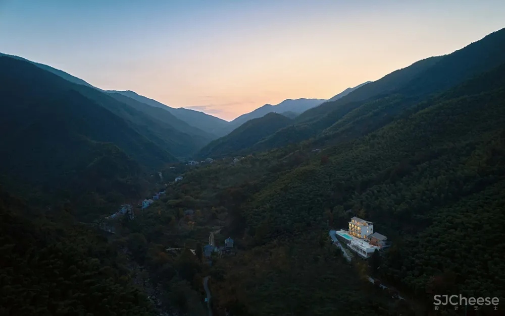 大山里的民宿设计,太美了!