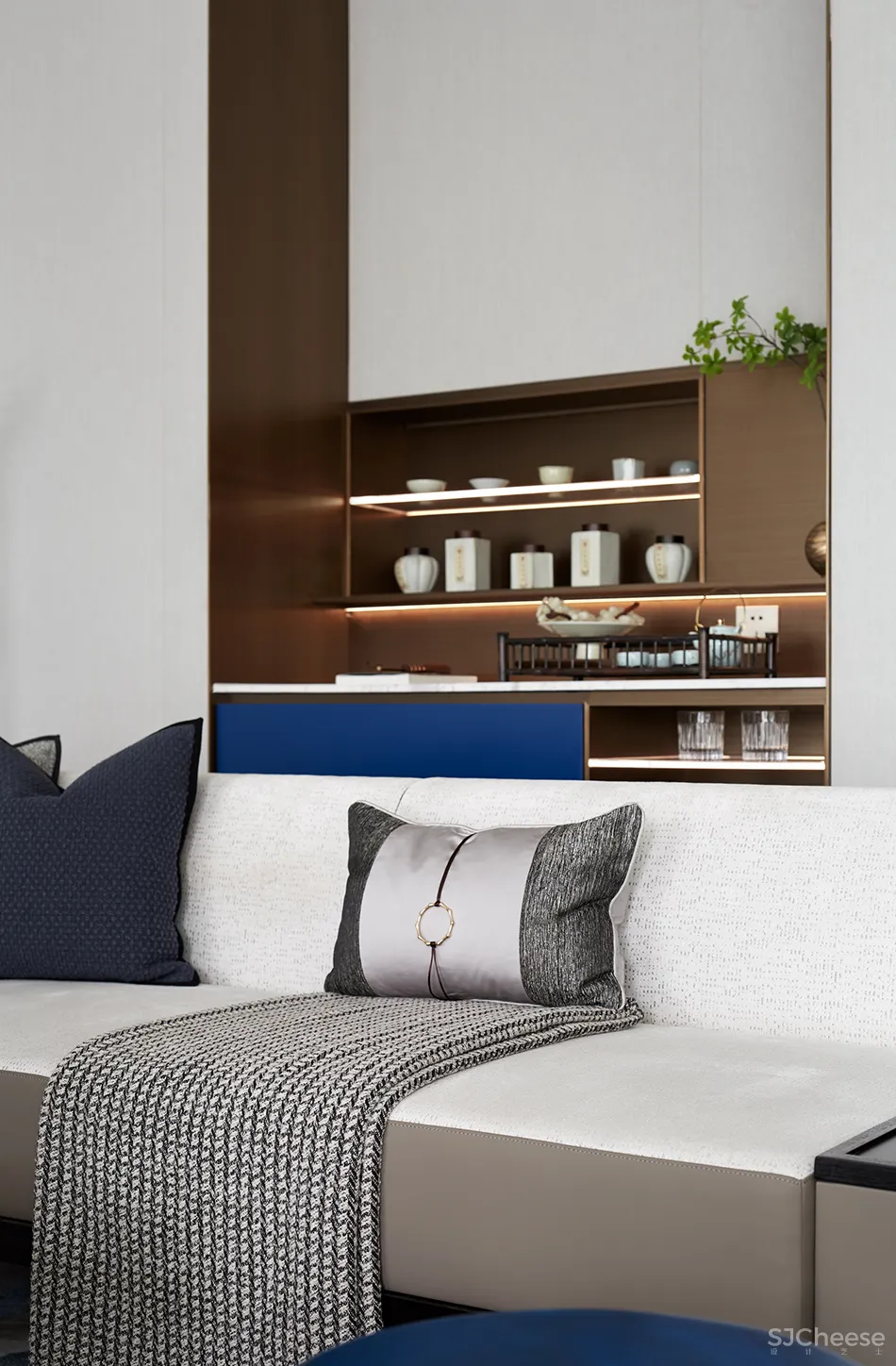 岳蒙:一抹幽蓝,韵染留白!