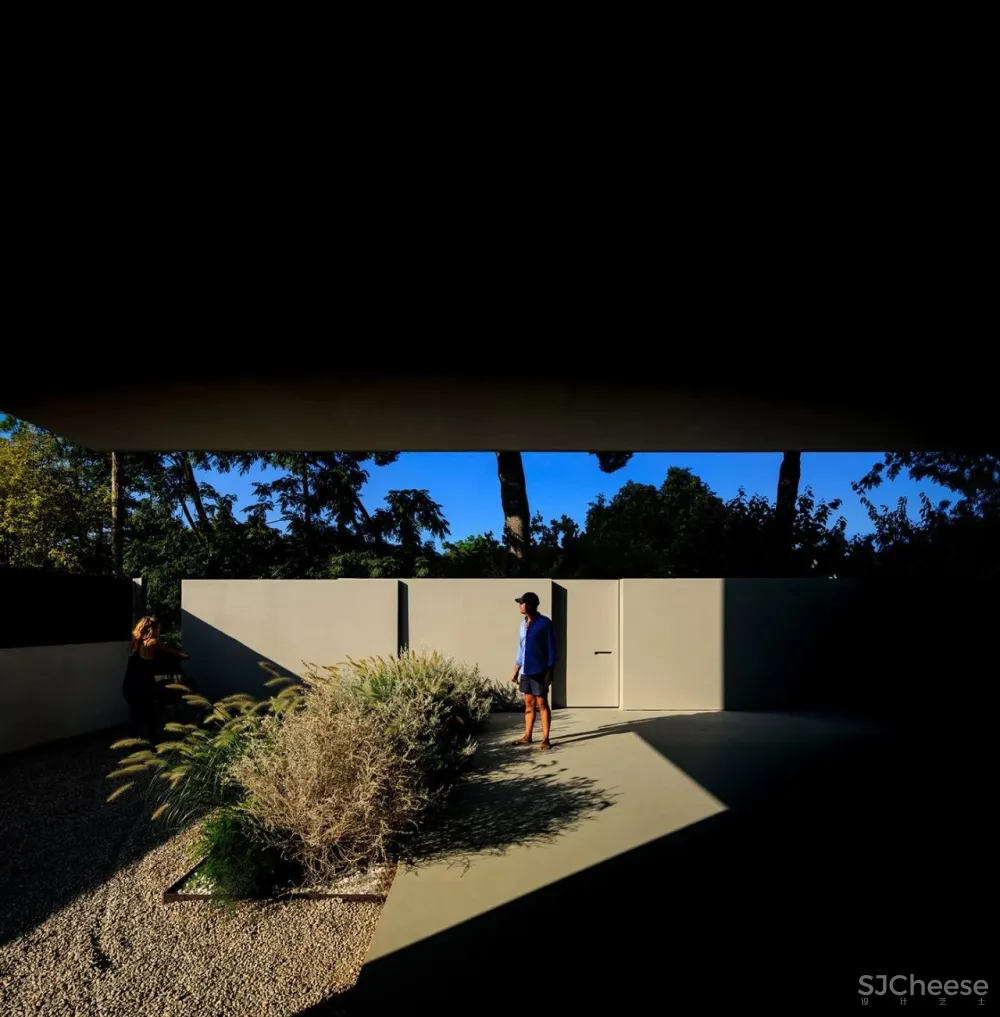 西班牙别墅，用极简成就唯美！