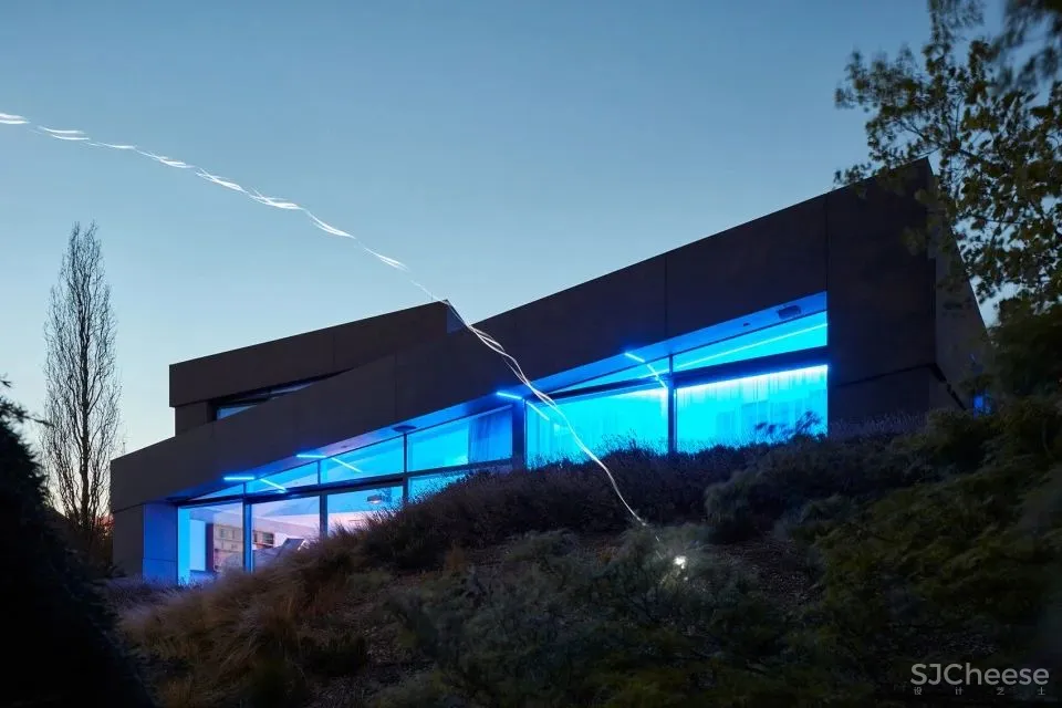 COLL COLL 一座不折不扣的功能性住宅 Sophia住宅