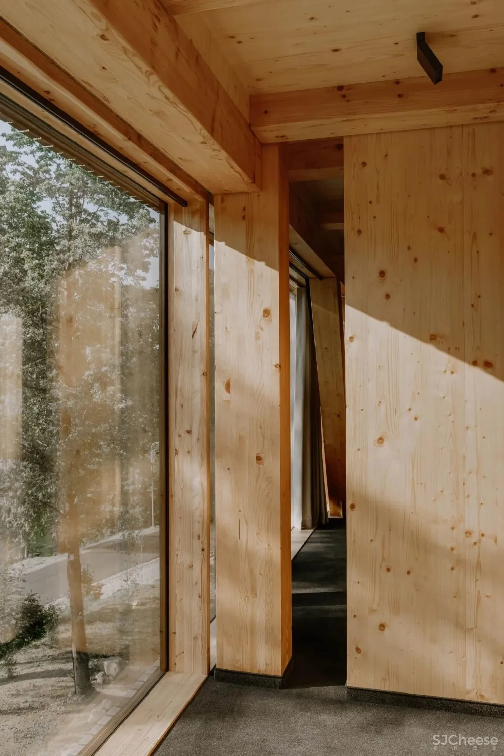 混凝土加木结构的公寓式民宿,混搭乡建必有亮点!