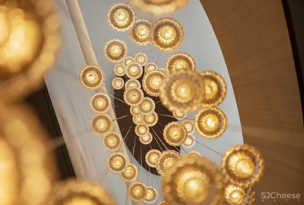 KOYI柯翊新作 | 一座城市的流动剪影