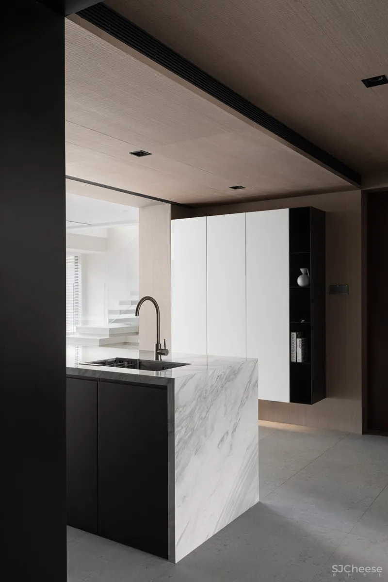 270㎡顶跃私宅,悬浮式楼梯,超有范!