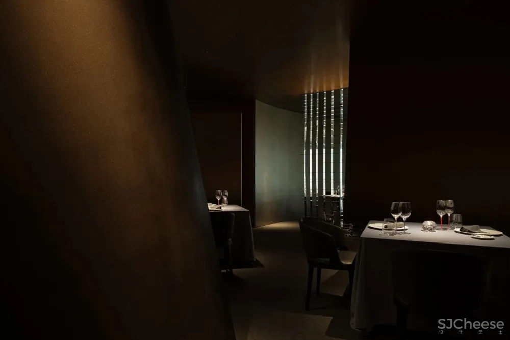 谢培河 隐藏在都市心脏的当代诗意