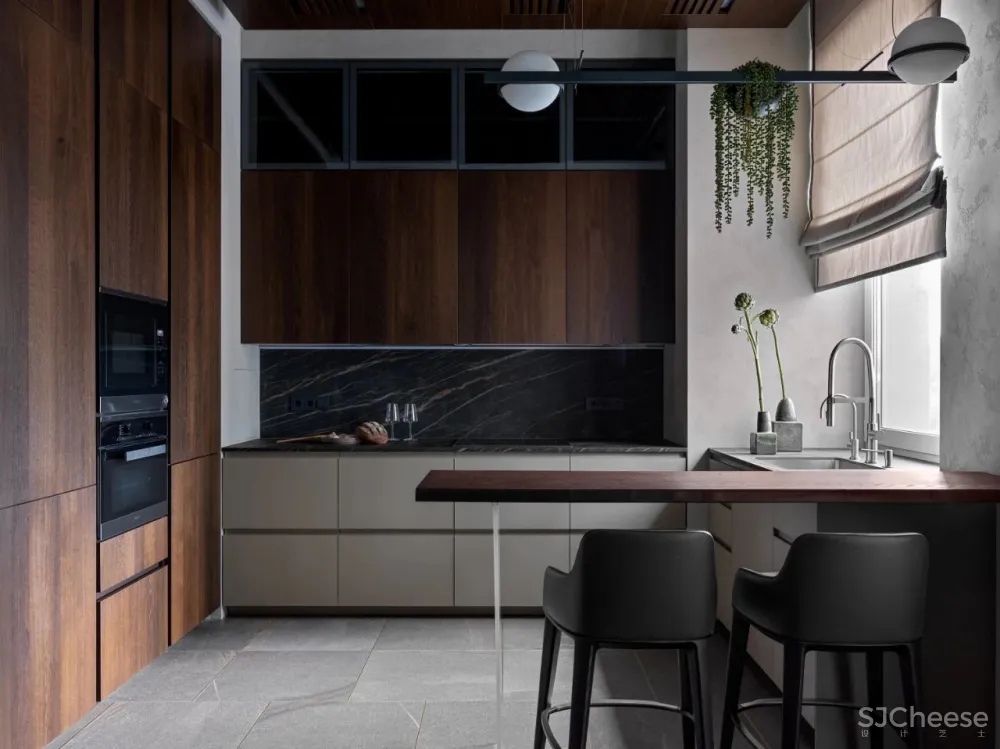 DE-DE新作 95m²简约私宅，大理石与原木的和谐