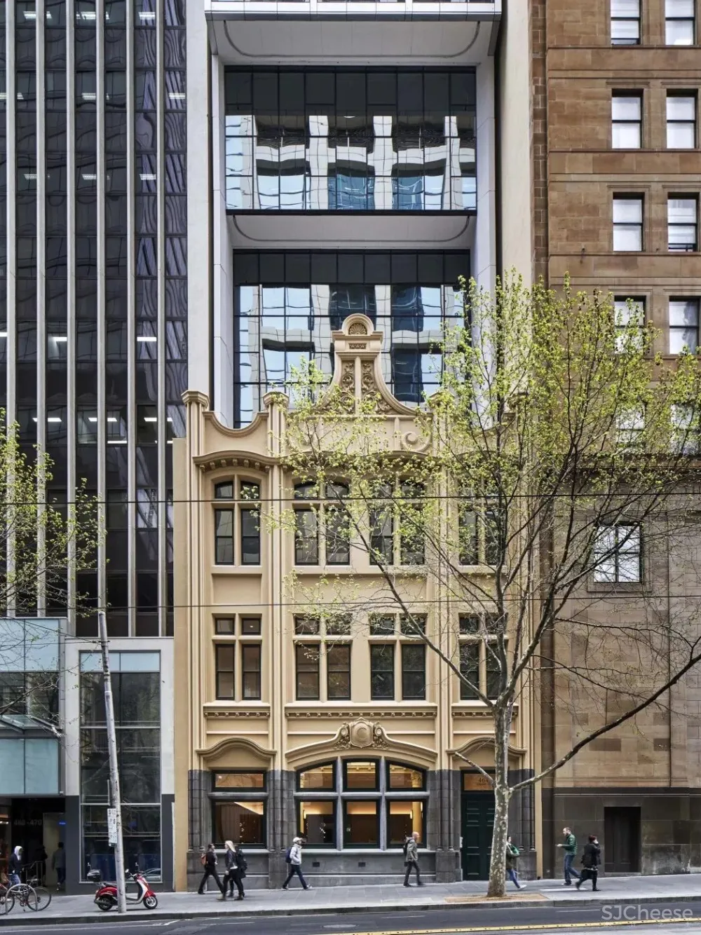 仅 11.5 米宽的「超薄款」高层公寓,奢华的顶层套房竟是简约范儿