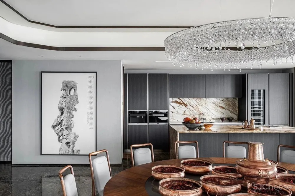 朱周空间设计丨重庆来福士:350米云端豪宅样板间设计!