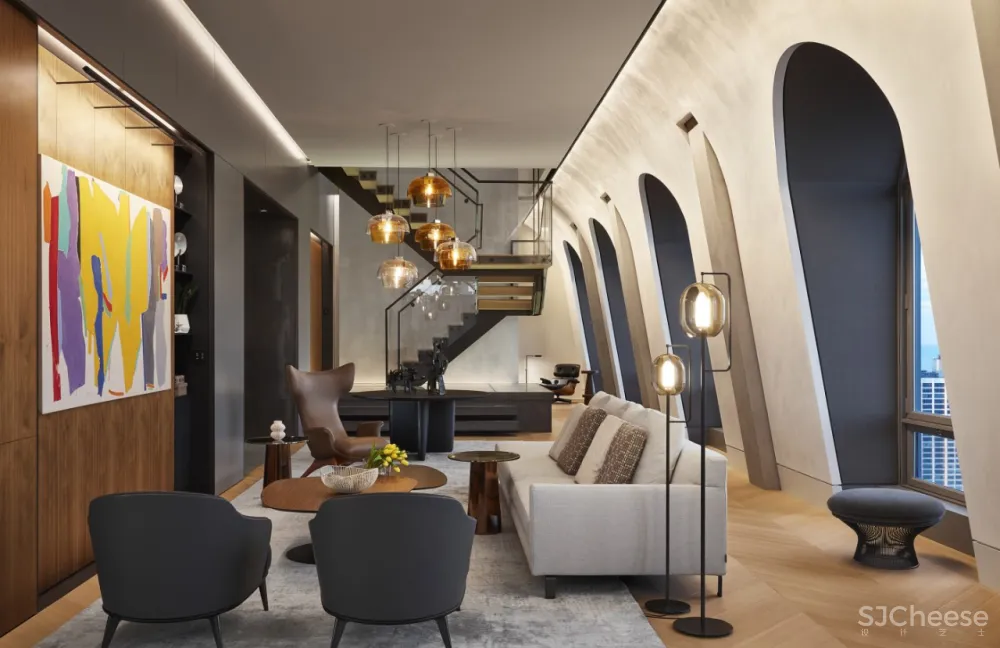 590㎡的顶层公寓,奢华也可以是一种 LOFT 范儿