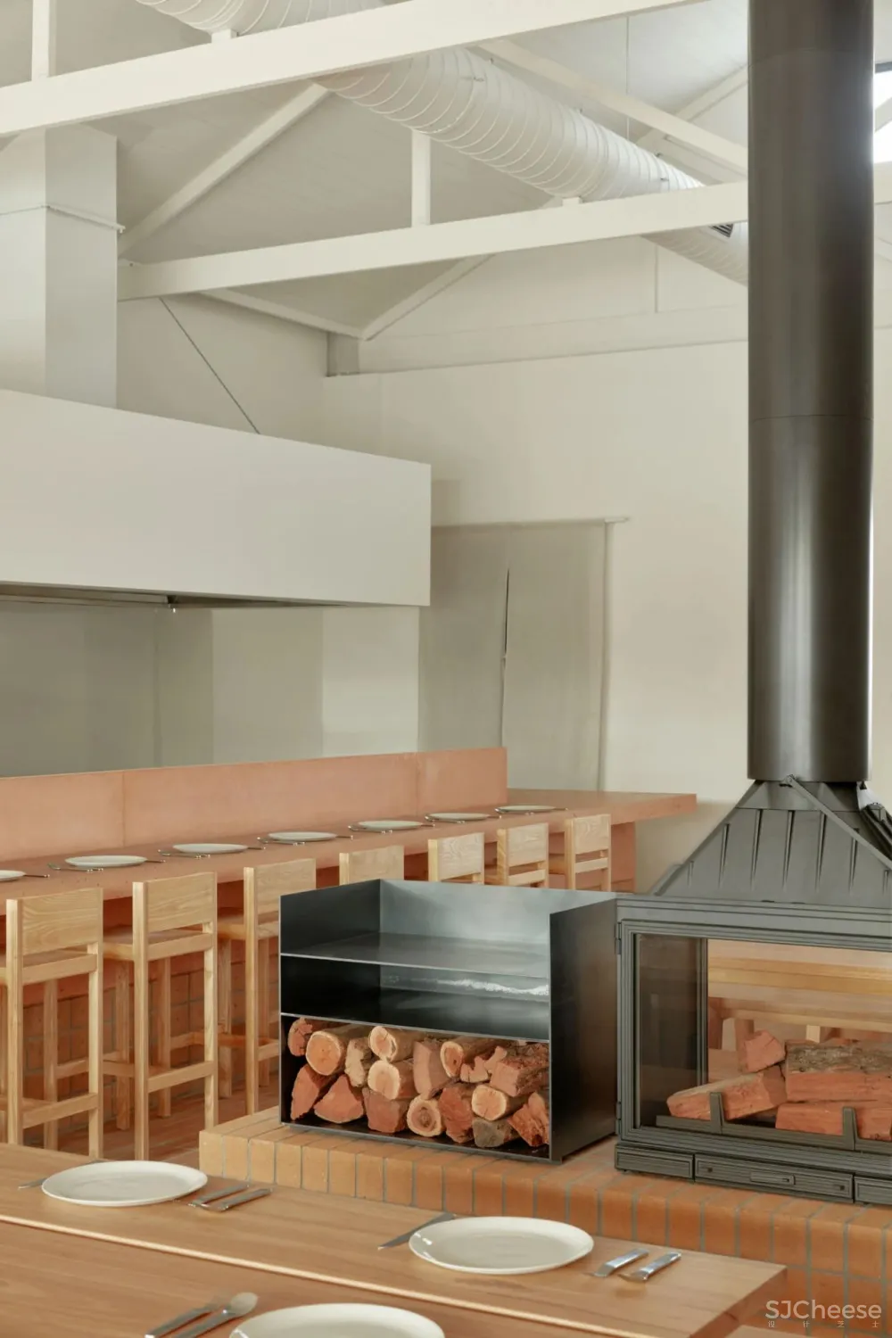 PRIOR THORNBURY BY RITZ - GHOUGASSIAN.