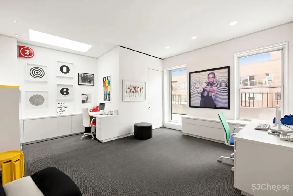 3 亿的顶层公寓，老房改造成极简的前卫豪宅，网友：“一般人欣赏不来“