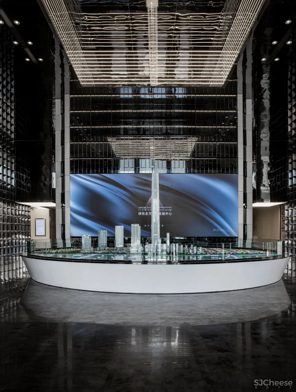 在镜像世界中寻找自己【绿地金茂国际金融中心售楼处】