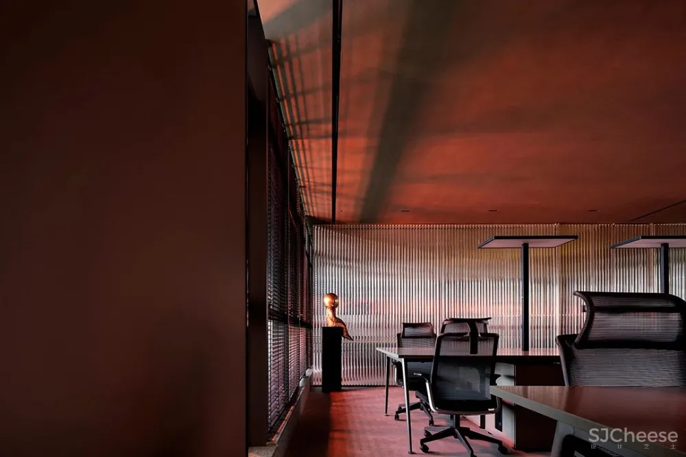 TOMO 東木筑造 趣味、怪诞、未知,次时代的虚拟世界