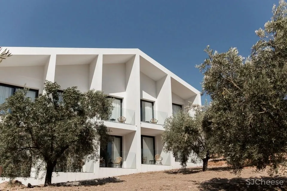 纯粹形式 橄榄林中的西班牙乡村酒店 GANA Arquitectura