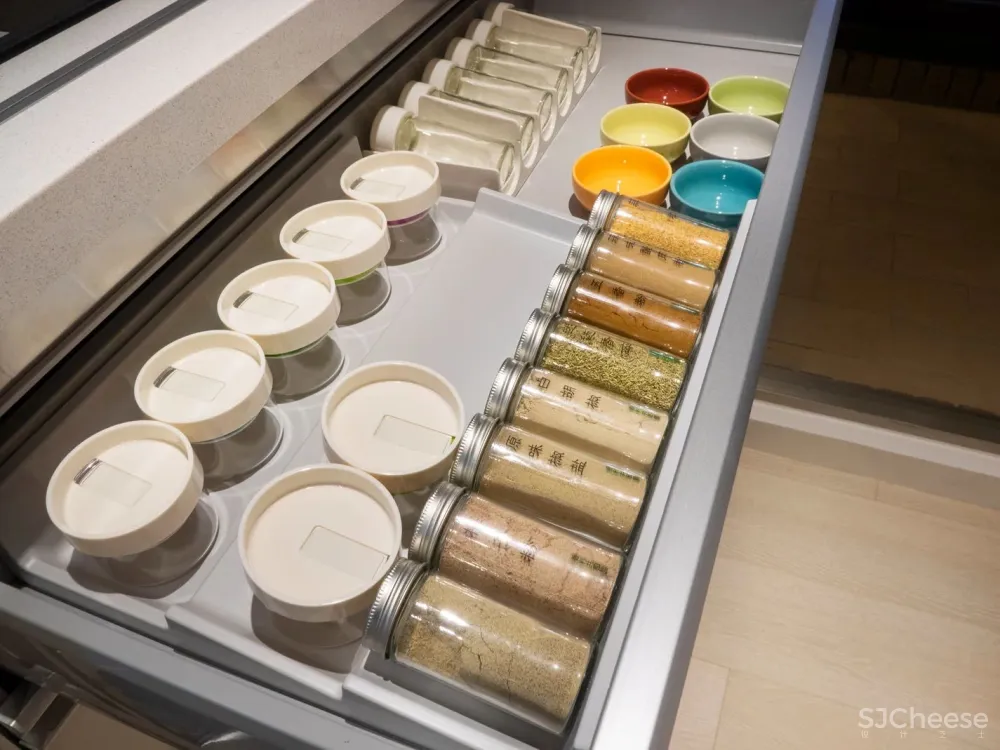 180㎡现代简约，暖色调的浪漫，温馨舒适自然