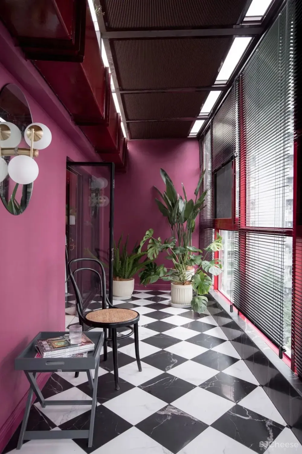 175㎡“职住一体”的家,旋转楼梯融入法式风情,装出大宅气度 吾隅设计