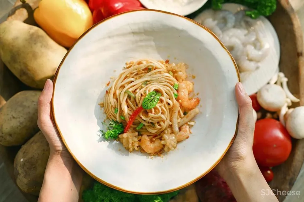 峻佳 杭州万科开了家超仙的雨林餐厅，成新晋网红地 ！