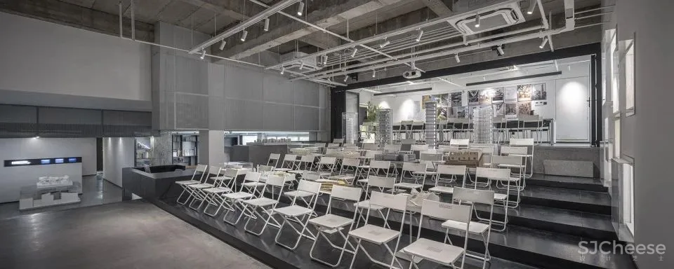 生长的黑盒子 办公空间改造设计