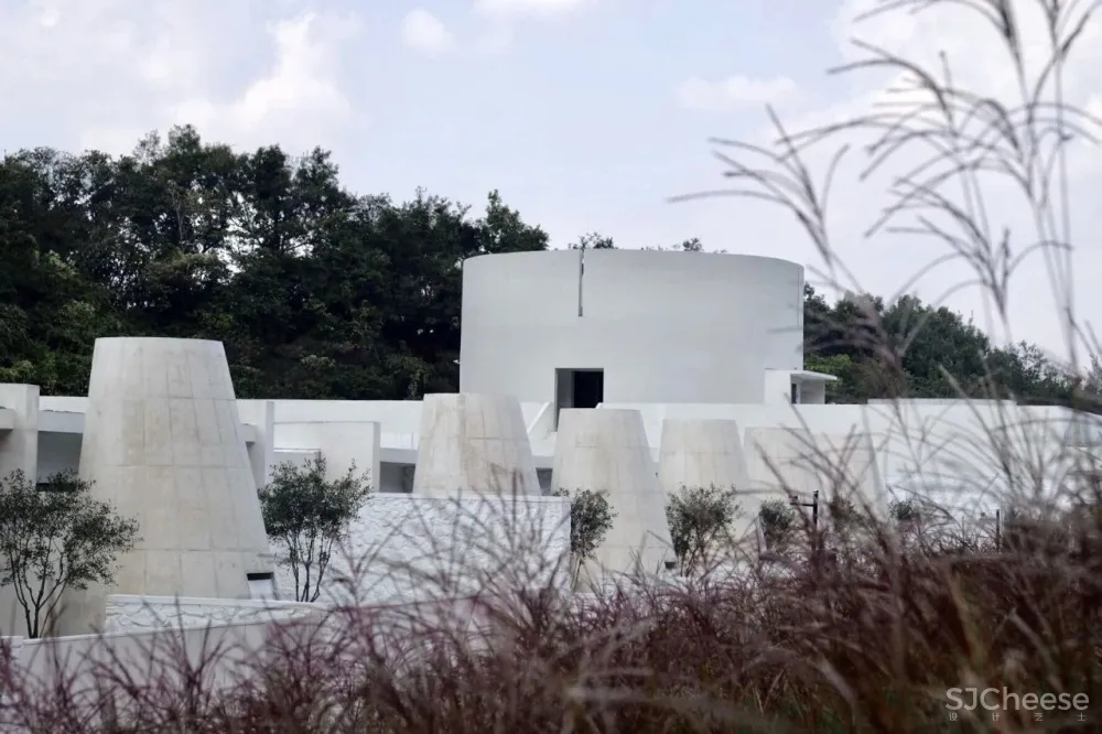 张雷新作 南京深坑酒店—矿坑石料雕琢的美学空间,是酒店也是美术馆