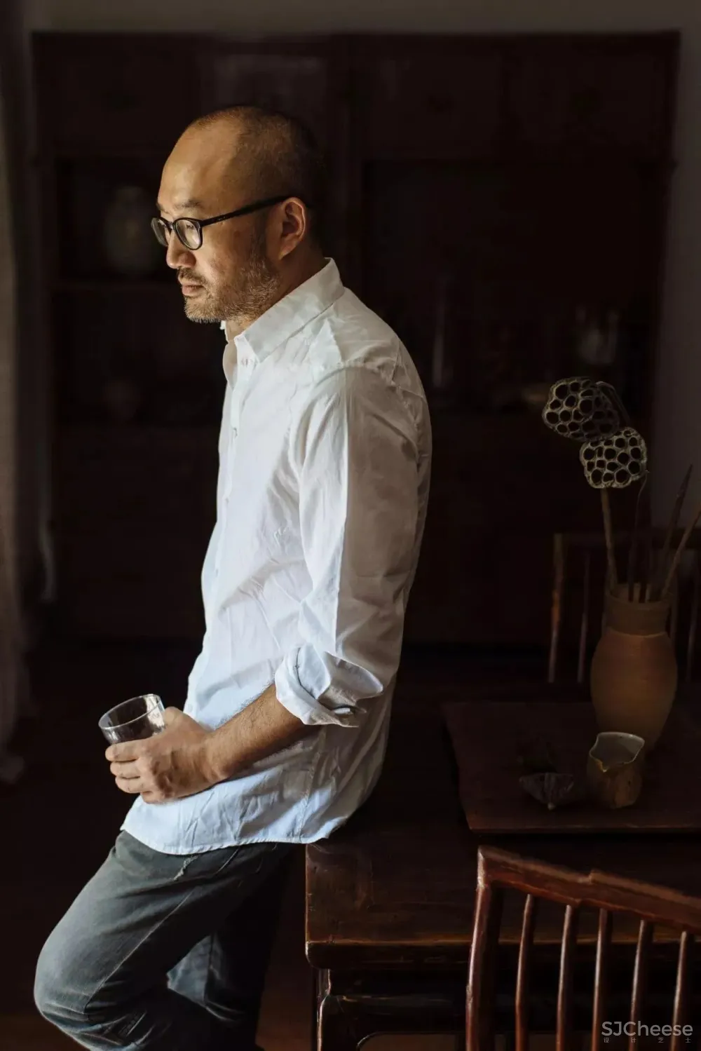 谢柯-既下山·重庆生活的复杂和冲突,都在这间院落“缴械投降”!