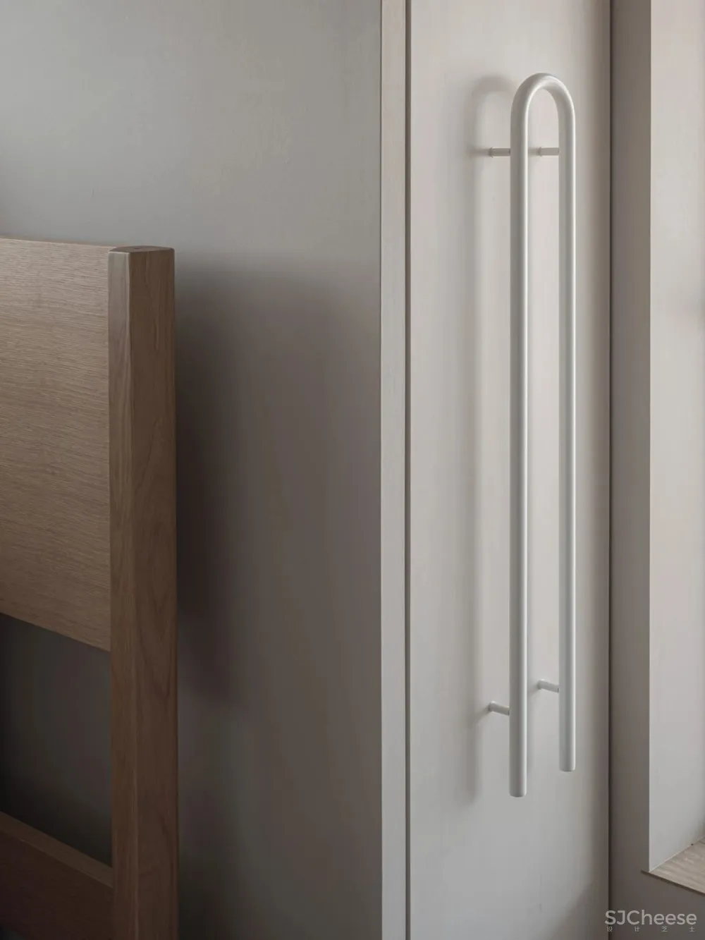 简约的现代公寓,用混凝土、木材、肌理涂料做出高级的层次感