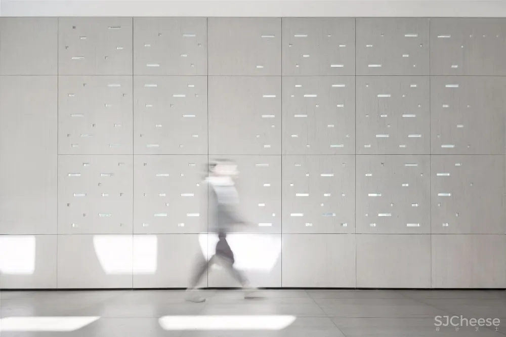 LIA INTERIOR DESIGN 里约设计丨云深月里