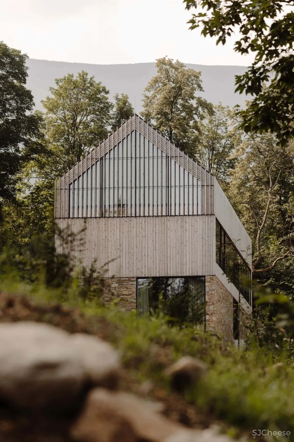 混凝土加木结构的公寓式民宿,混搭乡建必有亮点!