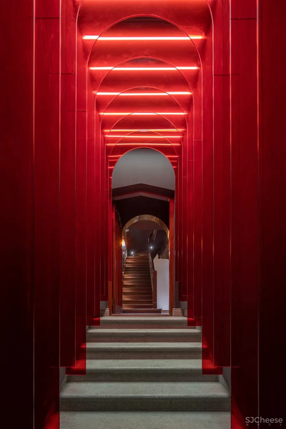 双子座俞挺的两个新作:一座妖的乐园、一个文学爱好者的客厅